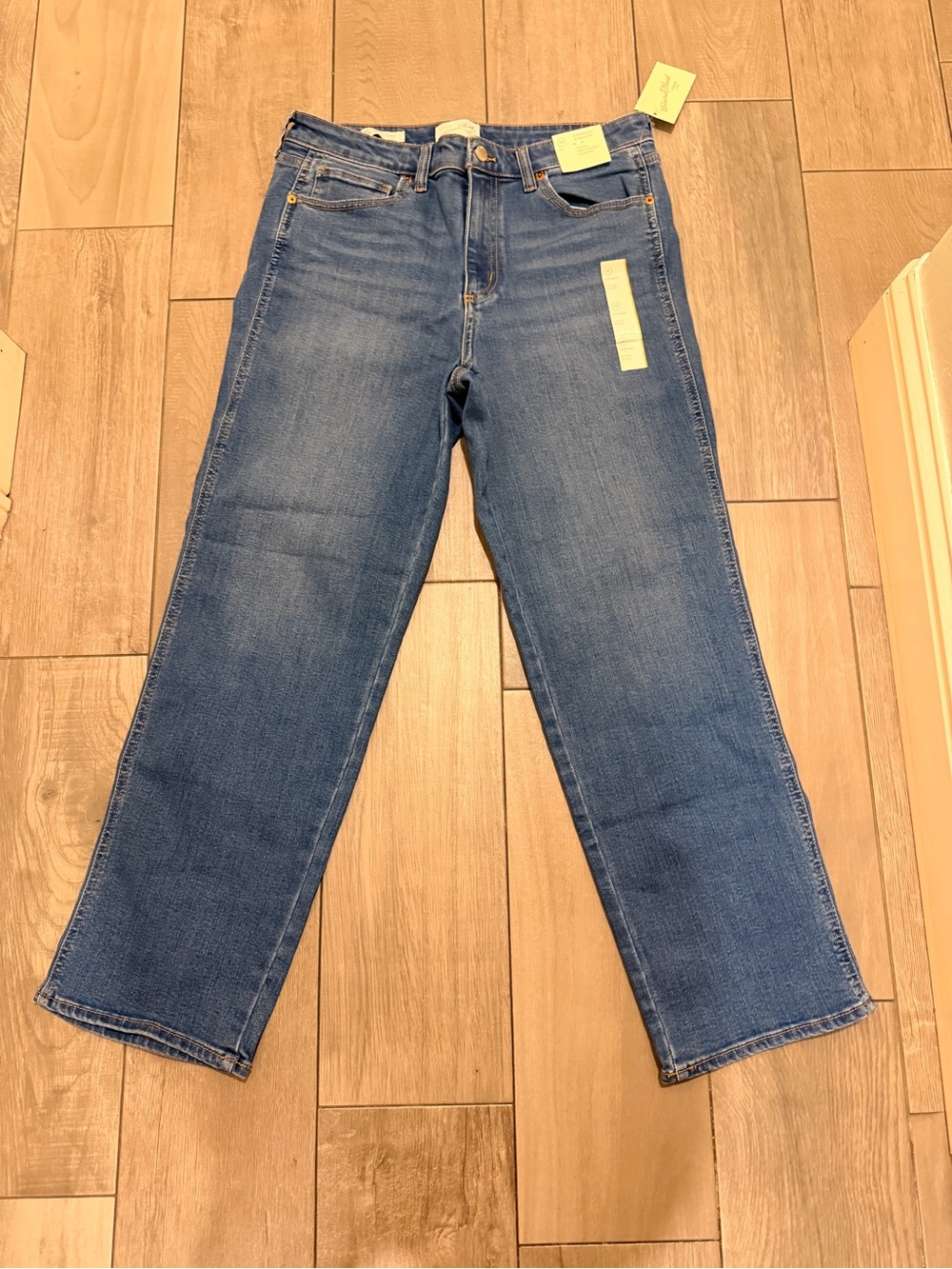 Universal Thread Straight Leg Jeans - Medium Blue Wash